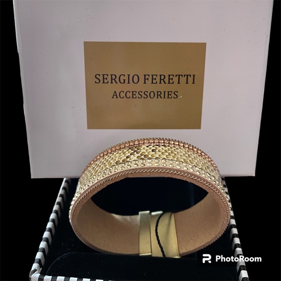 Jewelry by Sergio Feretti - Picture 1 of 4